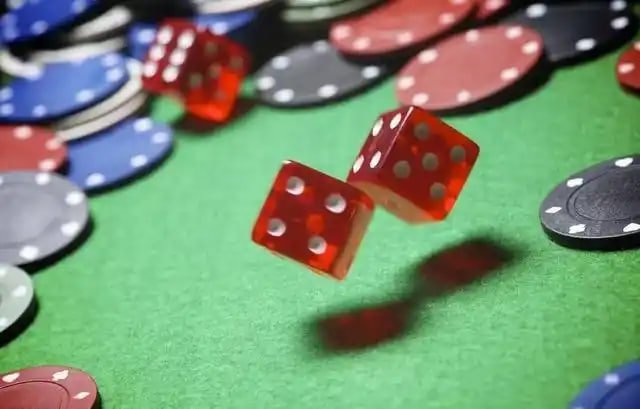 Hình ảnh bàn Live Casino kuwin789 với dealer chuyên nghiệp phát sóng HD